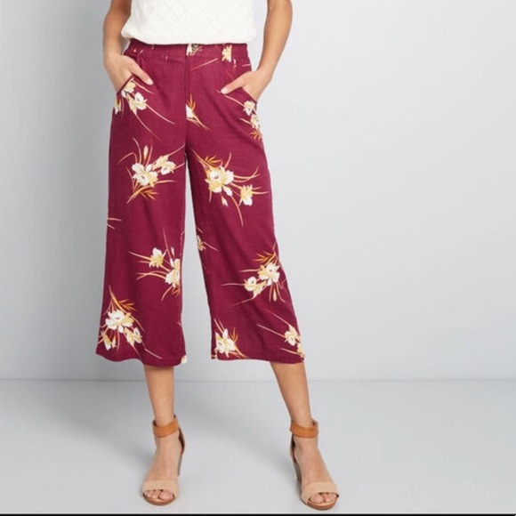 Modcloth Pants - NWT Modcloth Join Joyfully Culottes Size 4 & 8